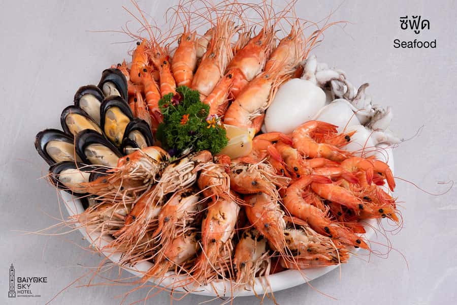 Bangkok: Baiyoke Dinner Buffet 81st Floor Outdoor Skybox - What to Expect at the 81st Floor Buffet