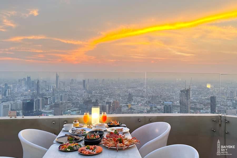 Bangkok: Baiyoke Dinner Buffet 81st Floor Outdoor Skybox - An Overview of the Experience