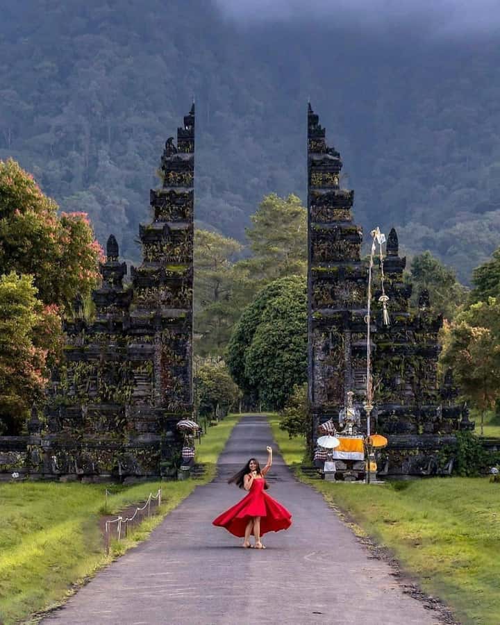 Bali: Handara Gate, Ulun Danu Beratan & Secret Garden Tour - Who Will Enjoy This Tour?
