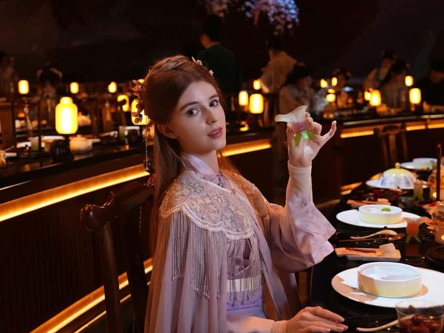 Beijing: Imperial Themed Banquet with Opera and Costume - Key Points