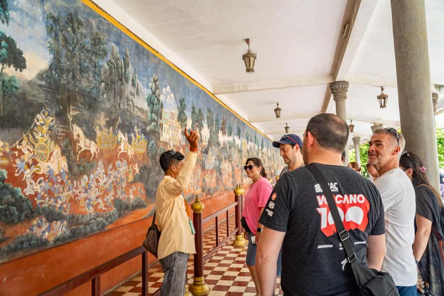 Phnom Penh: Highlights Tour Including National Museum - Practical Details and What to Expect