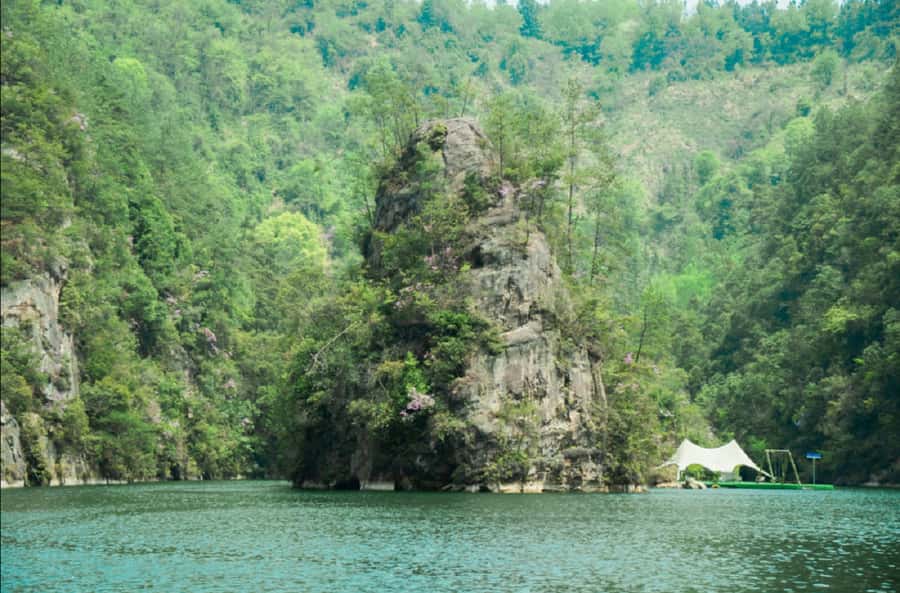 Zhangjiajie: Baofeng Lake or Huanglong Cave Day Trip - Good To Know