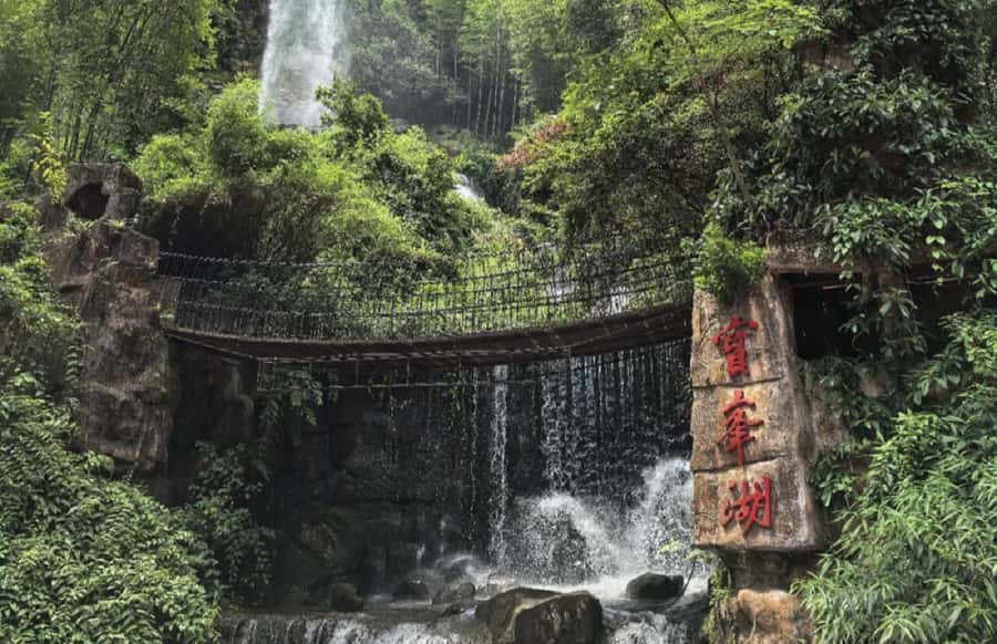 Zhangjiajie: Baofeng Lake or Huanglong Cave Day Trip - Who Will Love This Tour?