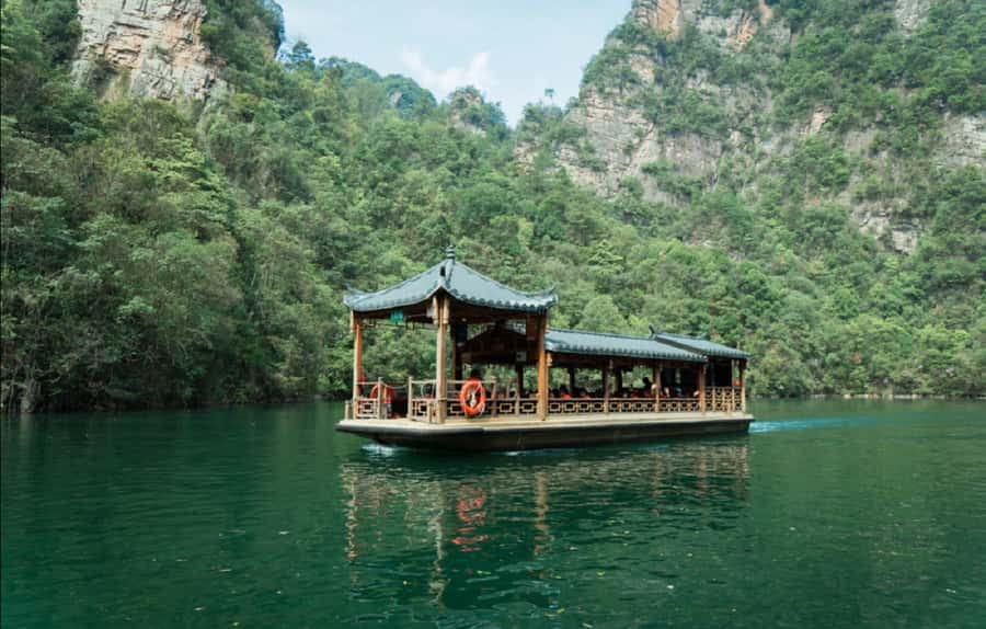 Zhangjiajie: Baofeng Lake or Huanglong Cave Day Trip - Detailed Experience Breakdown