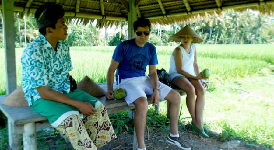 Ubud: Rice Field Trekking Tour with Guide and Drink - Key Points