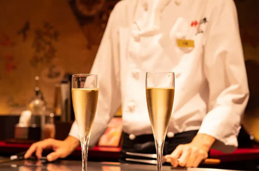 World-Class Kobe Beef Teppanyaki in Osaka Orientalhotel - The Cooking & Presentation: Art on the Plate