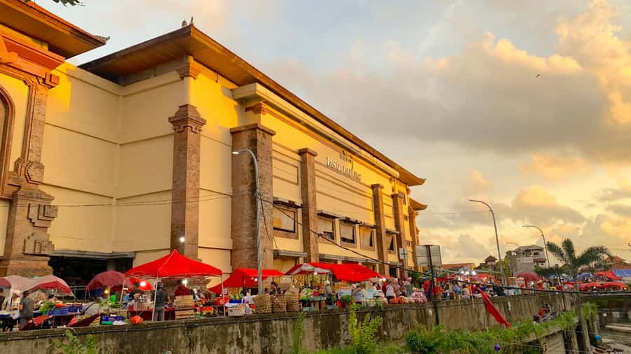 Bali: Private Evening Walking Tour with Culinary Experience - The Value of a Private Evening Tour