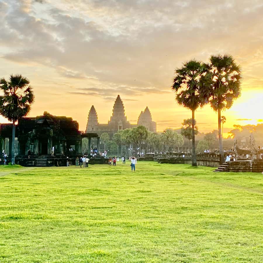 Siem Reap: Angkor Wat Sunrise/Set Tour with Japanese Guide - Practical Details & Value