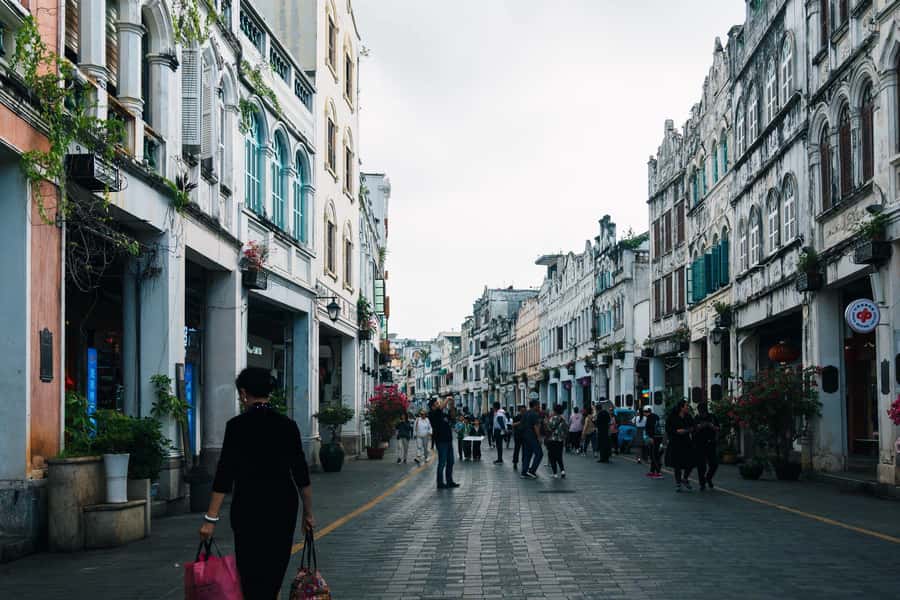Haikou: Discovery more Old Streets Evening Food Tour - Key Points