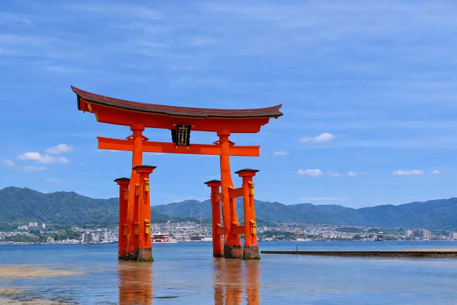 Osaka Departure: Hiroshima World Heritage Classic Day Trip - Transition to Miyajima: The Ferry Ride