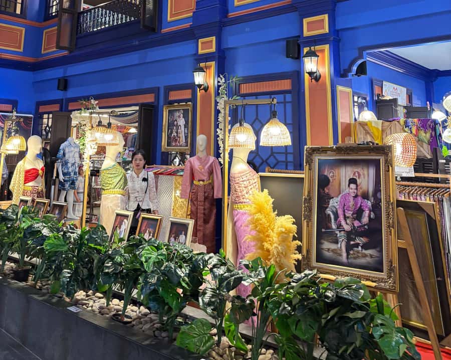 Private Bangkok tour with Local Guide|walk|motorbike|tuk-tuk - Who Will Love This Experience?