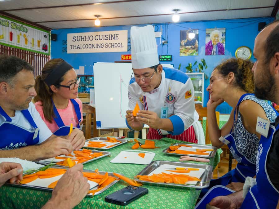 Koh Lanta: Thai Fruit and Vegetable Carving Class - The Experience and Atmosphere