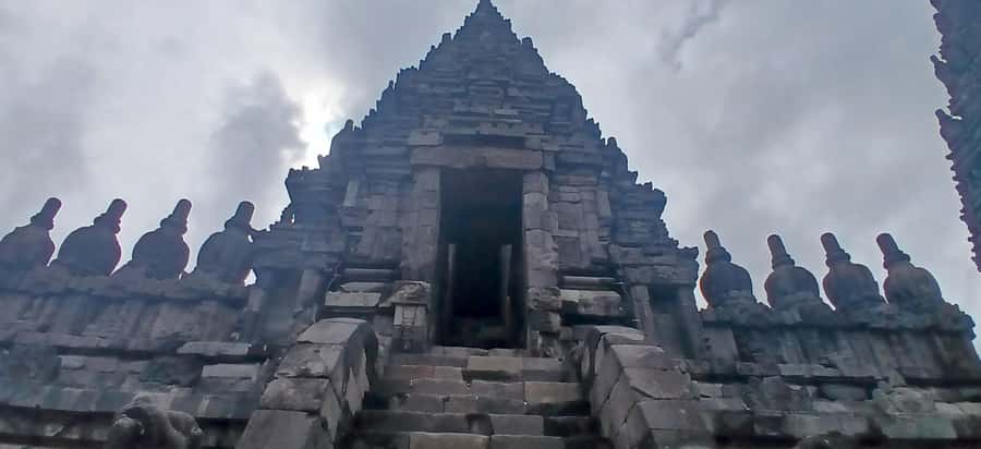 Yogyakarta: Prambanan Temple Guided Tour with Pickup - Who Should Consider This Tour
