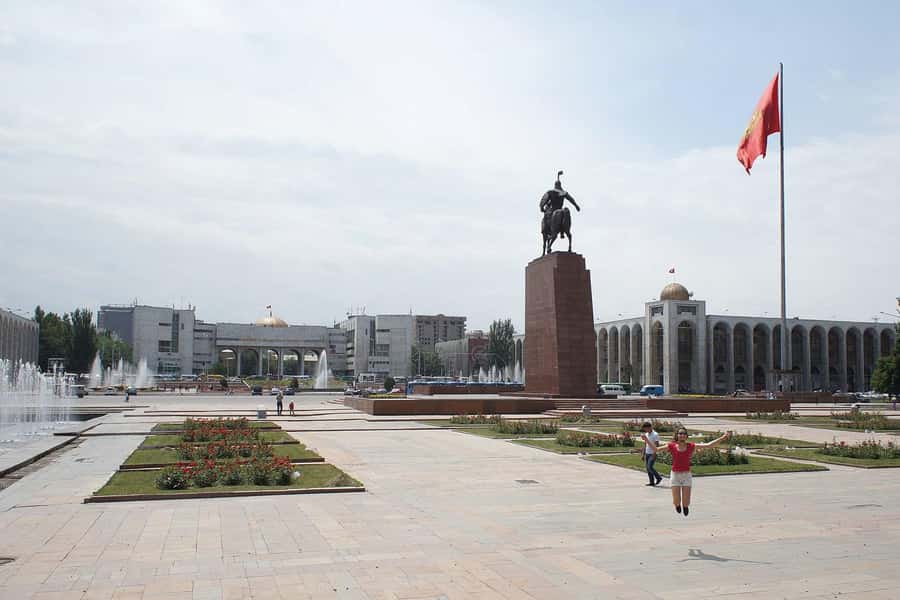 Bishkek: City walking Tour with Optional Bazaar Visit - What to Expect from the Tour Experience