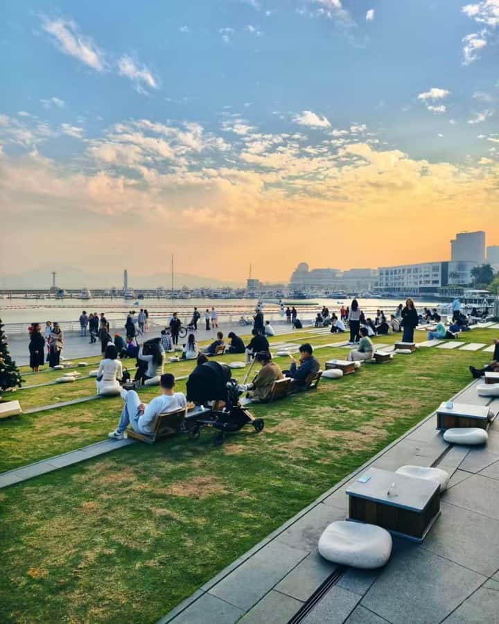 Shenzhen: Bay Park and Talent Park Guided Bike Tour - The Journey Begins: Meeting Your Guide and Getting Equipped