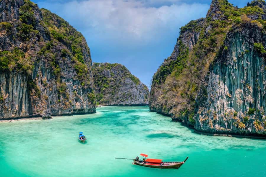 Krabis Whisper: Phi Phi & 4 Islands Sunset Speedboat Tour - An In-Depth Look at the Krabi Whisper: Phi Phi & 4 Islands Sunset Speedboat Tour