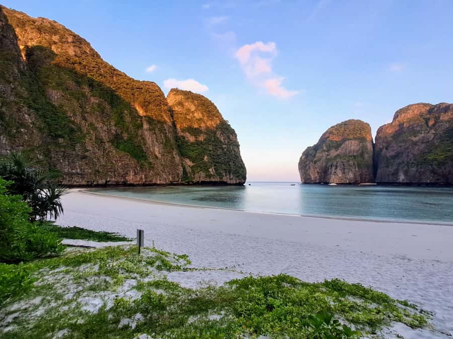 Krabis Whisper: Phi Phi & 4 Islands Sunset Speedboat Tour - The Sum Up