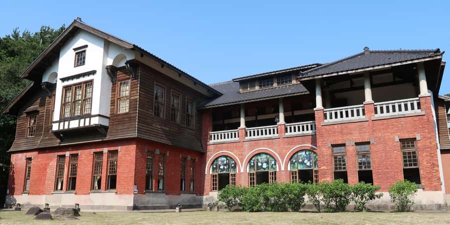 Taipei Nature Tour (Yangmingshan Park & Tamsui Day Trip) - Beitou Hot Spring Area: A Cultural Pause