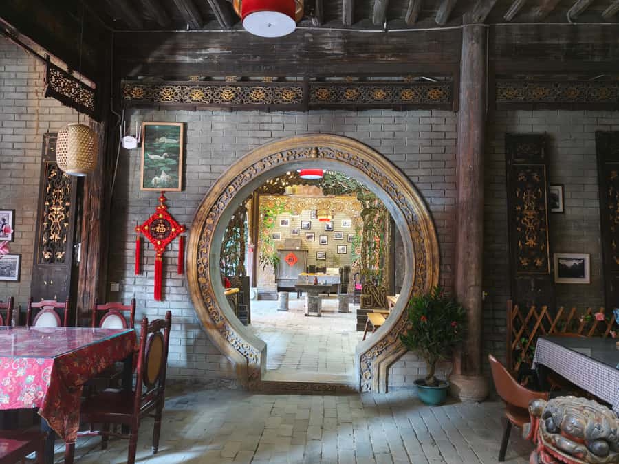 Guilin: Elephant Trunk Hill, Sun Moon Towers & Cave Tour - Good To Know