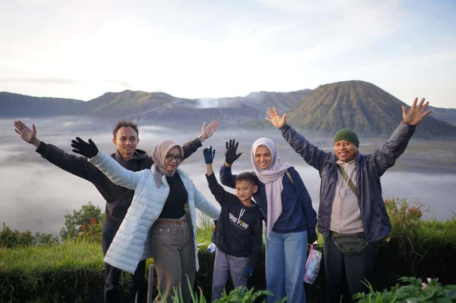 Surabaya or Malang: Shared Mount Bromo Trip with Breakfast - What to Bring and What to Expect