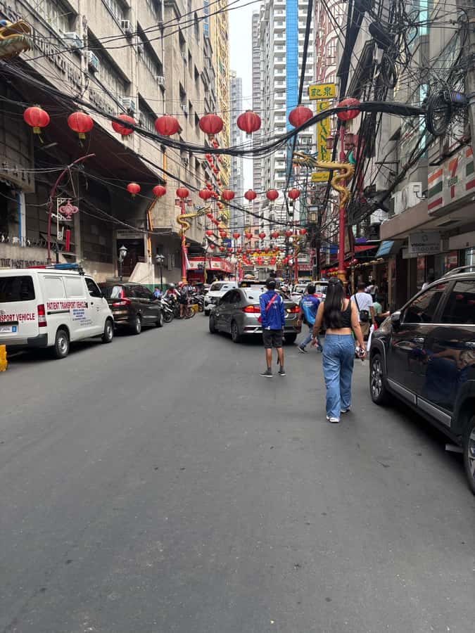 Manila: best shopping districts and Food Parks Guided Tour - Authenticity and Cultural Insights