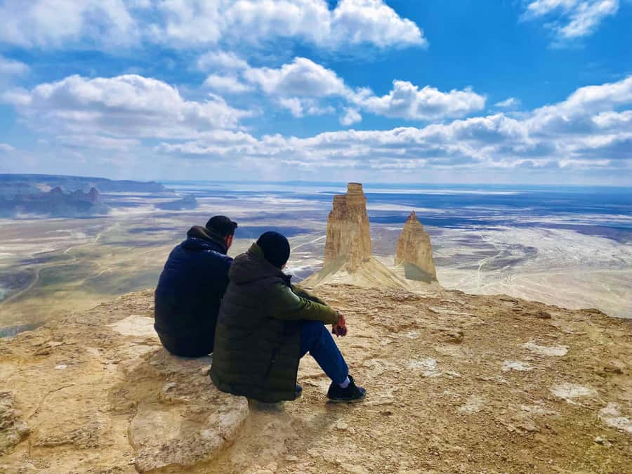 Aktau: 3-Day Ustyurt Plateau Expedition with Meals - Practical Aspects: Transportation, Guides, and Safety