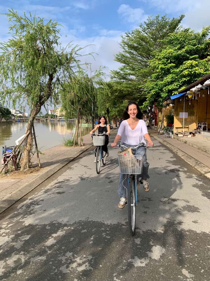 Hoi An: Old Town Bike Tour with Food Tasting & Lantern Class - Exploring Hoi An: A Scenic Cycling Adventure