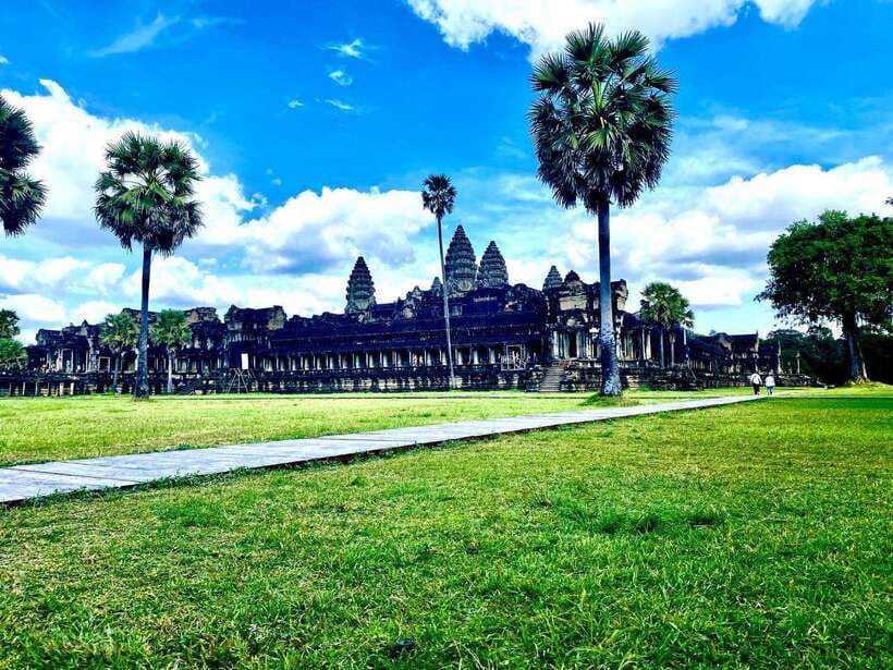 Siem Reap: Private Angkor Wat & Bakheng Mountain Sunset Tour - Practical Details: What to Expect and How to Prepare
