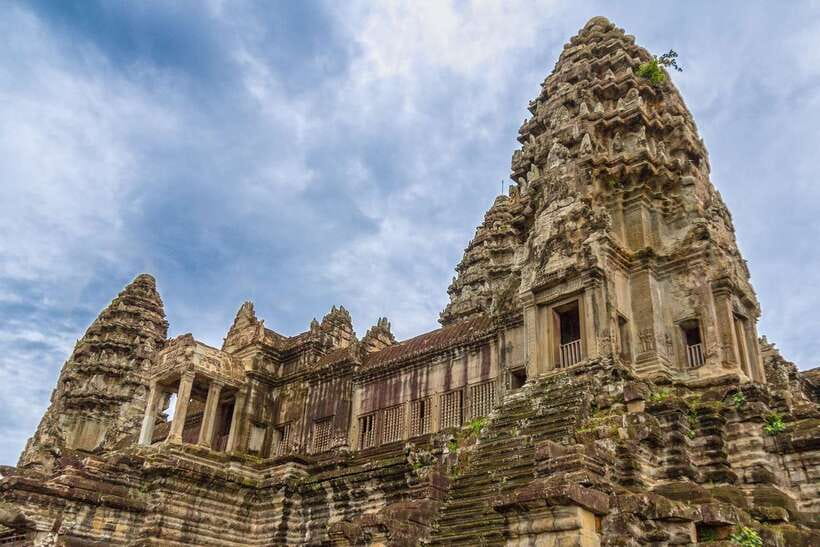 Siem Reap: Private Angkor Wat & Bakheng Mountain Sunset Tour - Who Is This Tour Best For?