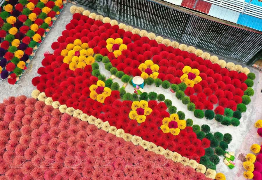 Hanoi: Hat, Incense Village or Tam Chuc World Biggest Pagoda - A Deep Dive into the Tour Experience