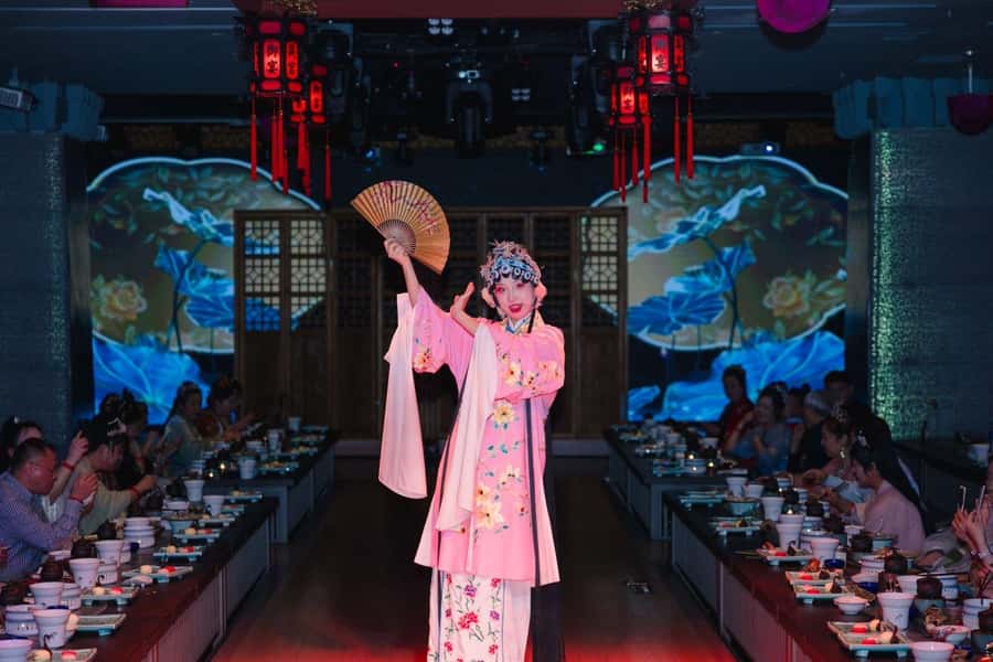 Suzhou: Jiangnan Garden Dining Experience with Pingtan Show - The Setting: Elegance Rooted in Tradition