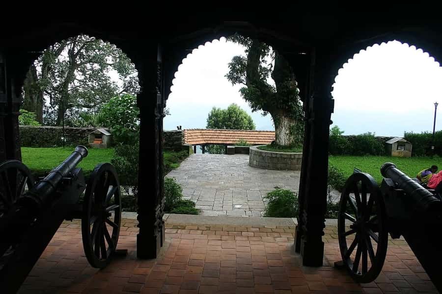 Kathmandu: 3-Day Historical Gorkha Palace and Culture Tour - Transportation & Group Size