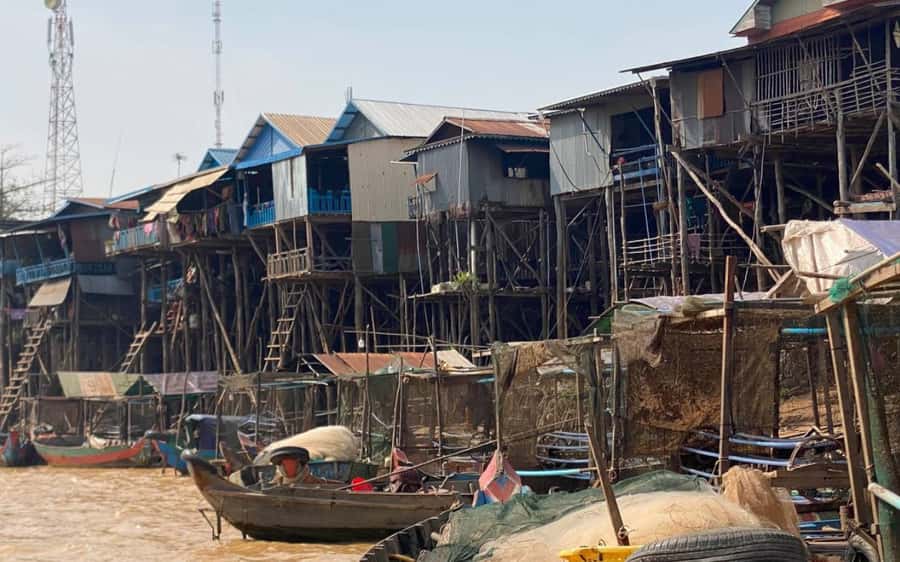 Siem Reap: Kampong Phluk, War Museum, & Killing Field Tour - Visiting Wat Thmei – A Site of Reflection