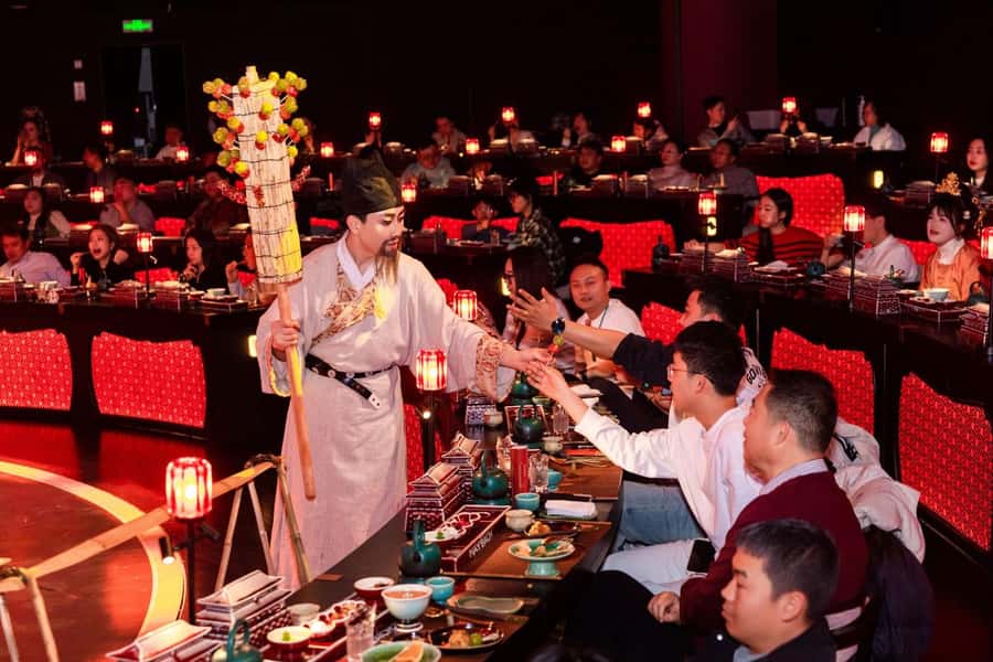 Xi'an: Tang Dynasty Dinner Show with Hanfu Costume - A Closer Look at the Tang Dynasty Dinner Show