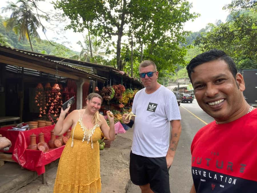 Kandy Shopping Tour by Tuk Tuk with Sri Lankan Roti Tasting - An Authentic and Practical Tour Experience
