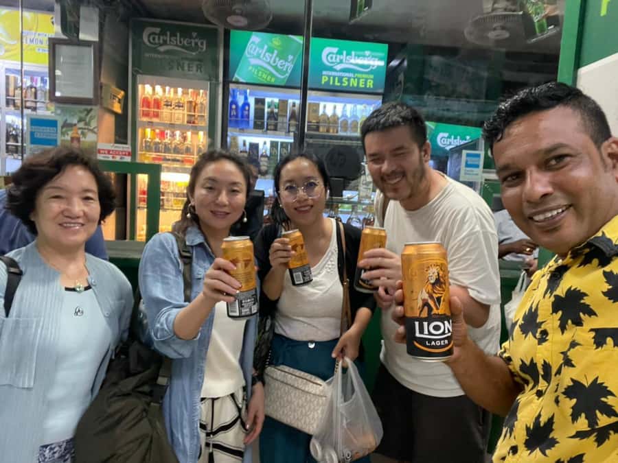 Kandy Shopping Tour by Tuk Tuk with Sri Lankan Roti Tasting - Who Should Book This Tour?