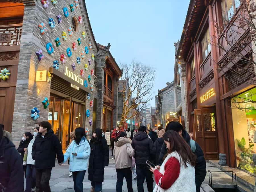 Zhengzhou Night Tour: Hot Pot & Foot Massage Experience - Key Points