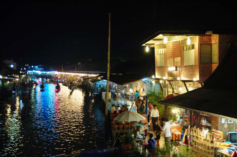 Weekend Amphawa Floating Market & Train Market Private Tour - Flexibility and Personal Touch