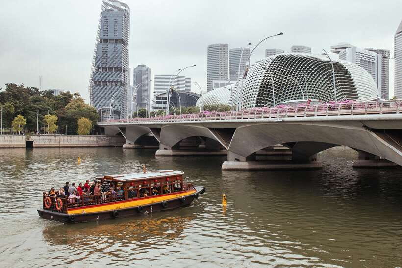 Singapore: Private Tour w/ Locals  Highlights & Hidden Gems - The Sum Up