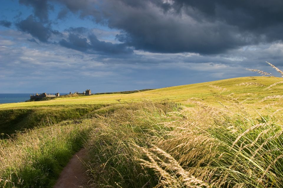 From Edinburgh: Glamis and Dunnottar Castles Tour in Italian - An In-Depth Look at the Glamis and Dunnottar Castles Tour
