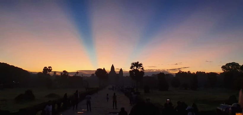 Seat-In-Coach: Small Circuit tour with Sunrise at Angkor Wat - Why This Tour Works for Different Travelers