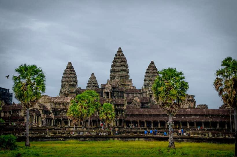 Seat-In-Coach: Small Circuit tour with Sunrise at Angkor Wat - Experience the Magic of Angkor Wat Sunrise and Iconic Temples