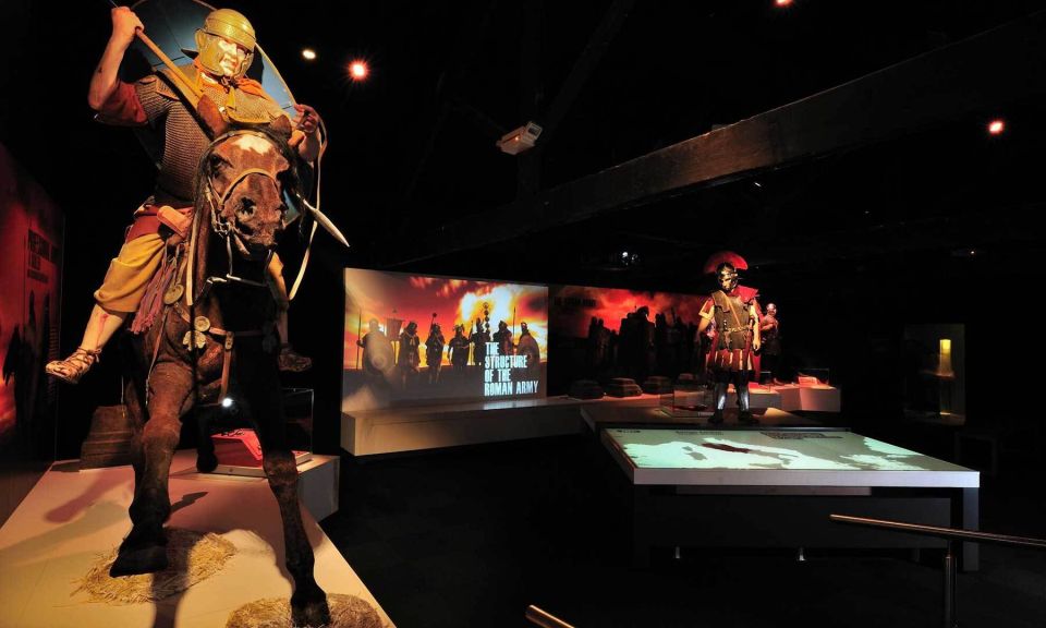 Edinburgh: Rosslyn Chapel and Hadrian's Wall Tour in Spanish - Rosslyn Chapel: Mysteries and Secrets