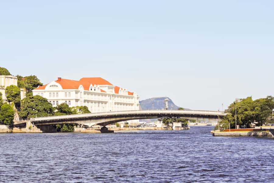 Rio: Guanabara Bay 2-Hour Boat Tour - Who Should Take This Tour?