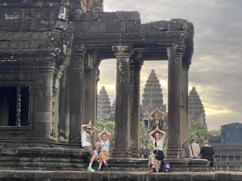 Angkor Sunrise or Sunset Tour (includes breakfast or lunch) - Why This Tour Works Well for Different Travelers