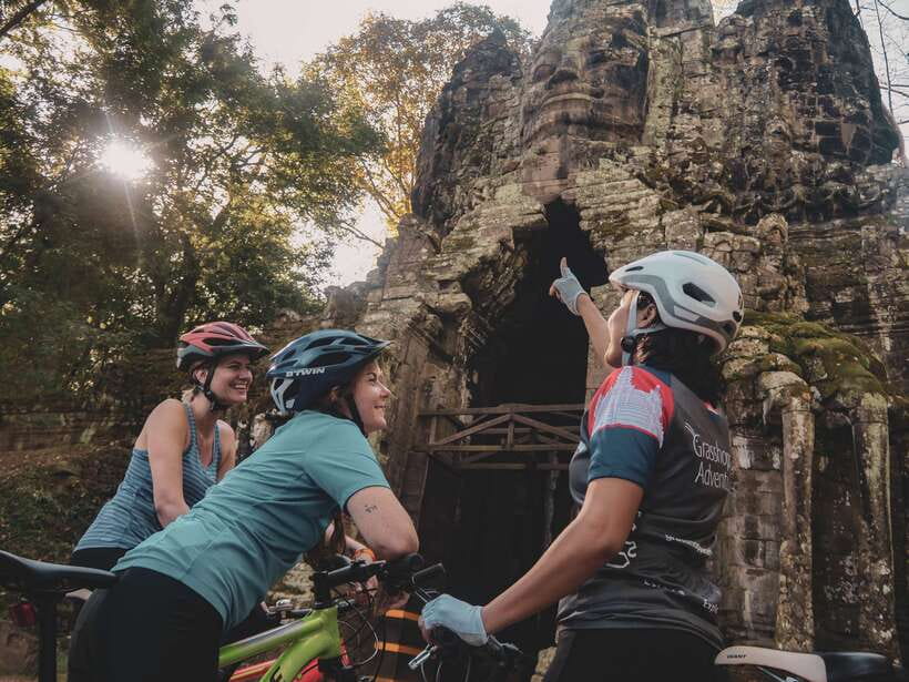 Siem Reap: Bike the Angkor Temples Guided Tour with Lunch - Exploring the Temples on Two Wheels