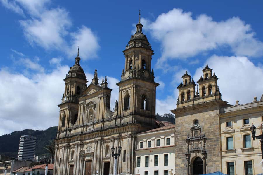 Bogotá: Private Candelaria Walking Tour and Gold Museum - The Experience of a Guided Tour