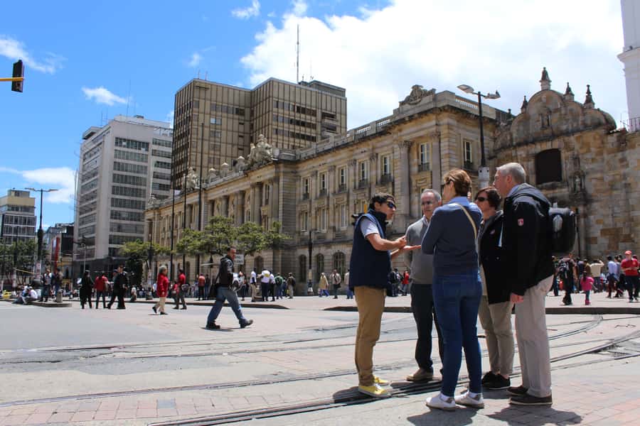 Bogotá: Private Candelaria Walking Tour and Gold Museum - Key Points