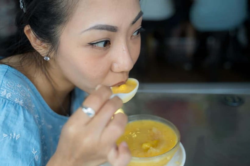 Singapore: Chinatown Hawkers Food Tour with 7 Food Tastings - An Authentic Taste of Singapore’s Chinatown