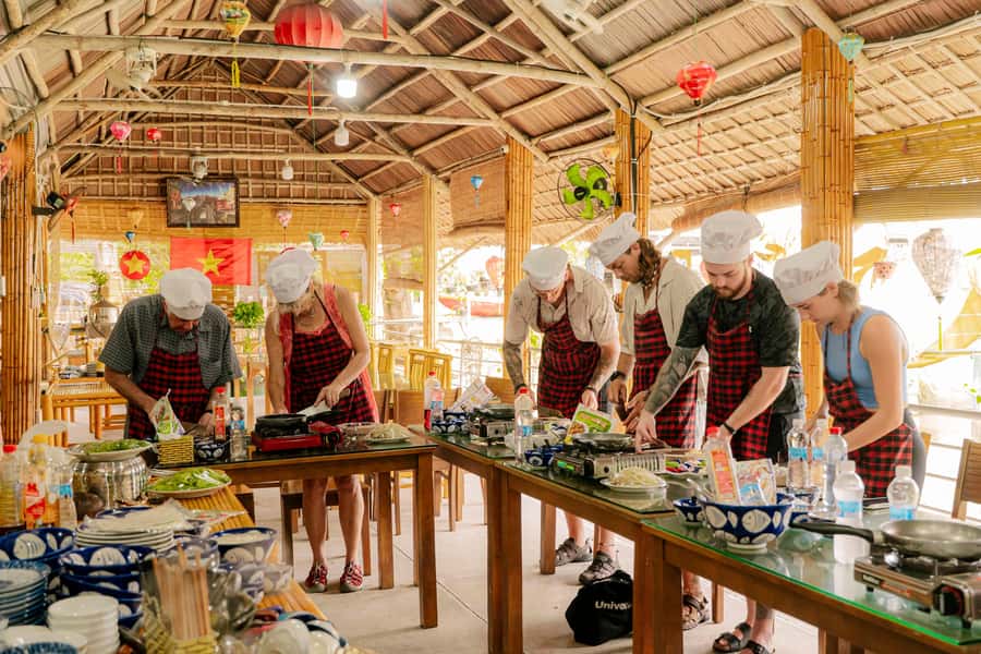 Hoi An:Visit Local Market,Coconut Boat Riding& Cooking Class - Exploring Hoi An’s Local Market